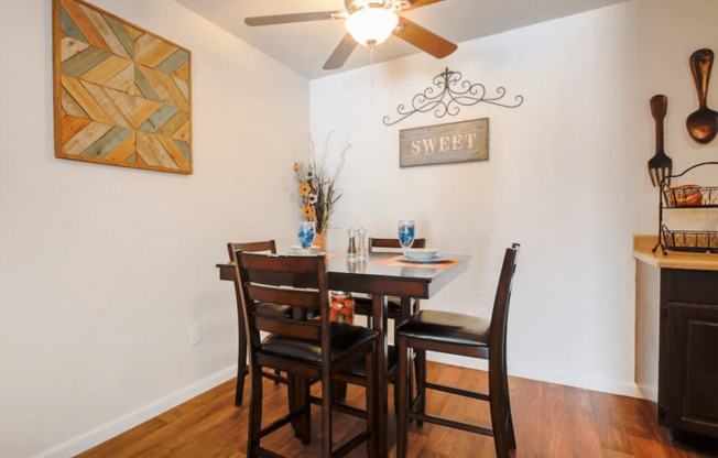 dining area in Florissant apartment