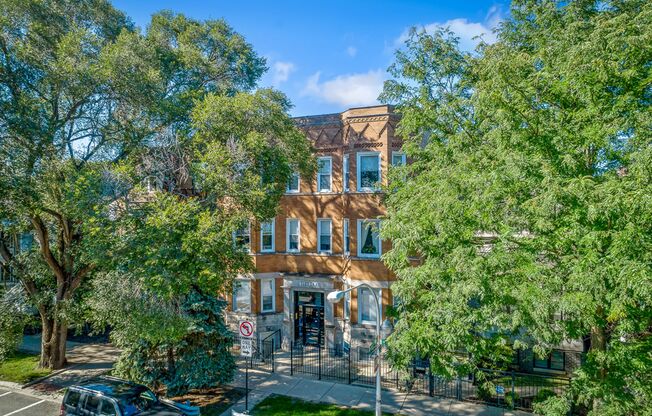 1458-60 W. Grace