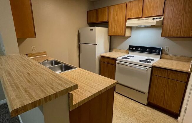 1 bed, 1 bath, 892 sqft, $725, Unit 1456-C