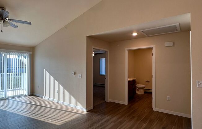 2 beds, 1 bath, 1,032 sqft, $1,345, Unit AT 719-19