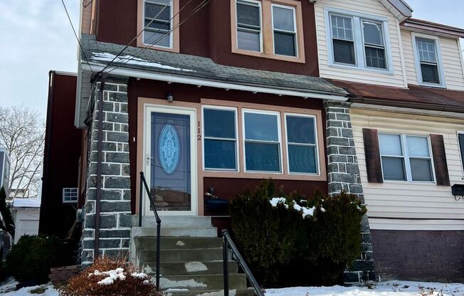 Gorgeous 4-Bedroom Twin Home in Upper Darby! Available NOW!