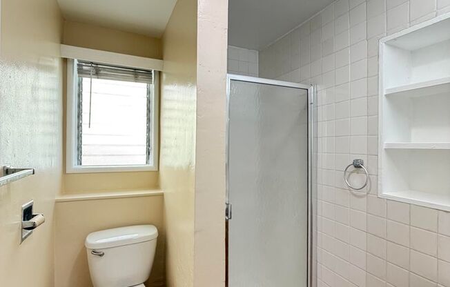 2 beds, 1 bath, 695 sqft, $2,550, Unit 1523 Broadway Unit C