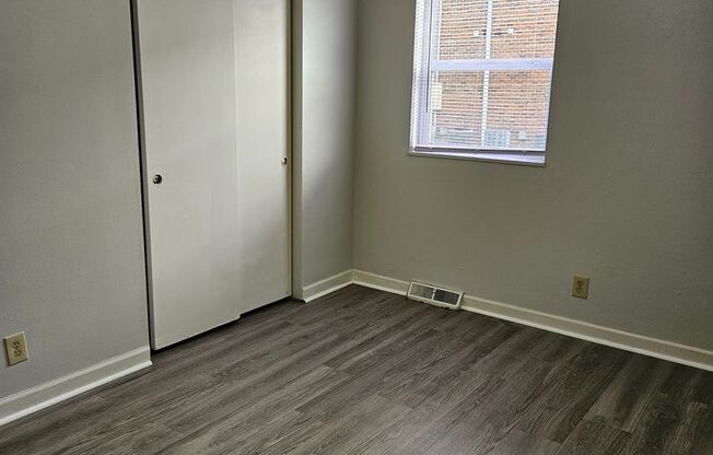 2 beds, 1 bath, 908 sqft, $835, Unit 5003 Sycamore