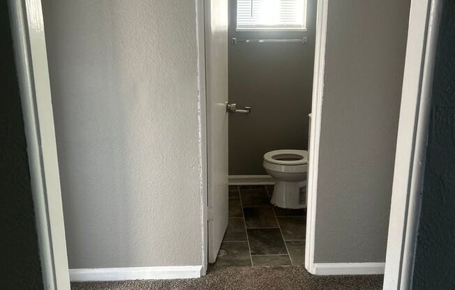 2 beds, 1 bath, 750 sqft, $1,020, Unit B07 1060 01