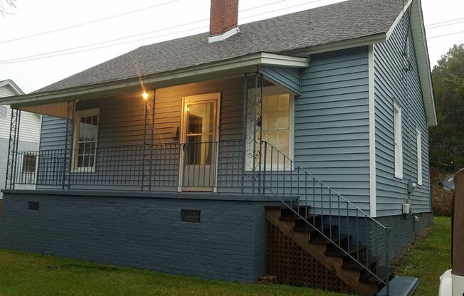 2 beds, 1 bath, $1,100