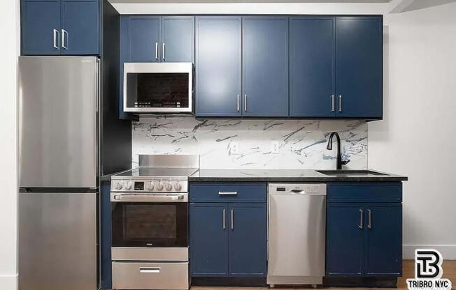 2 beds, 1 bath, $5,000, Unit 2S