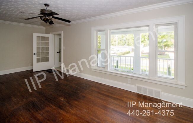 2127 ROSSMOOR RD