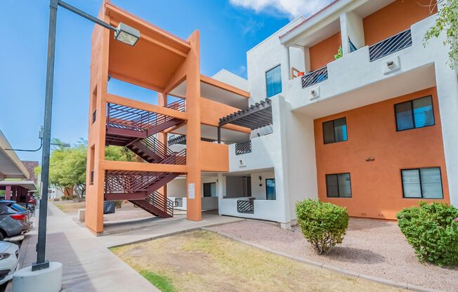 Walking Distance to ASU!