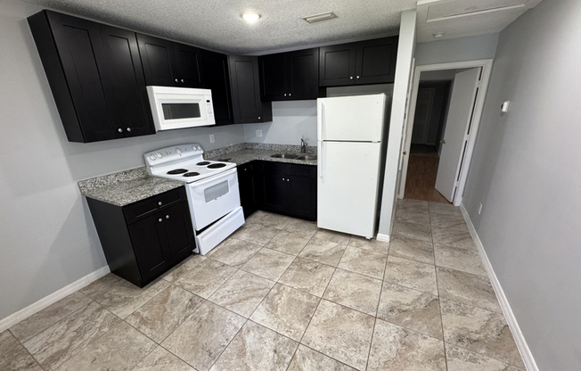 809 BENTLEY ST