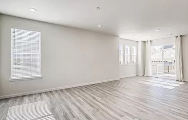 2B/2.5B Pair Home with Deck and Yard Available Late June!