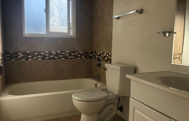 4680 - 4696 Cherokee Avenue