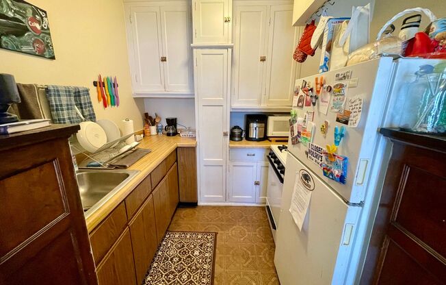 1 bed, 1 bath, $1,015, Unit 208