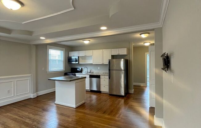 305 W Geer Street