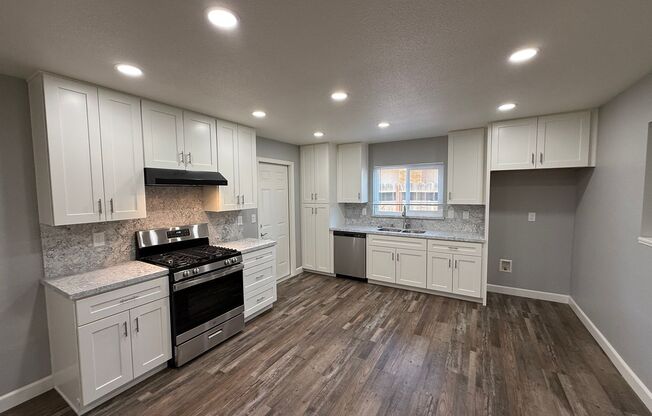 Newly remodeled 3 bedroom in the heart of Modesto!