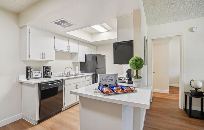 2 beds, 2 baths, 808 sqft, $1,294, Unit 1116