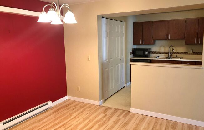 Updated 2 Bedroom Condo in Prime Redmond Location!