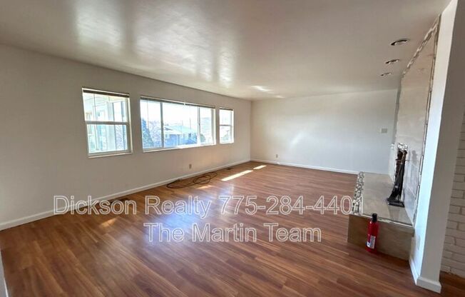 3200 LODESTAR LN