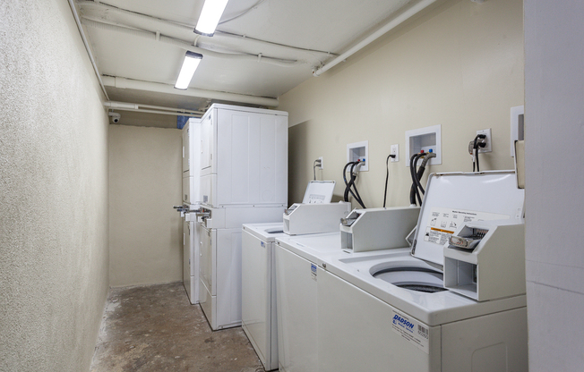 Studio, 1 bath, 164 sqft, $1,095, Unit 219