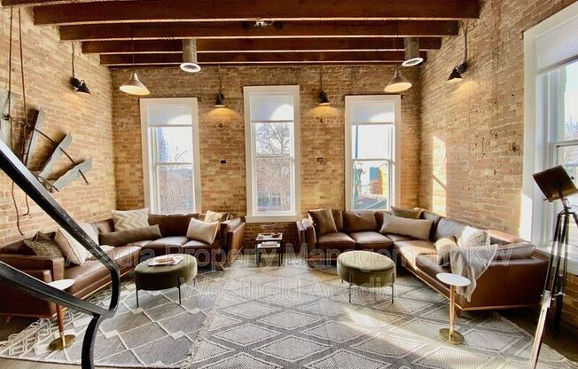 20 FREEDOM BLVD 200 W
