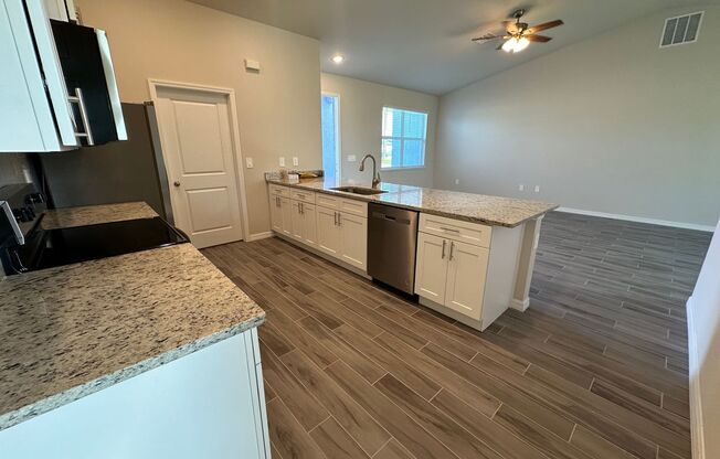 NW Cape Coral Home 4 Bedroom/ 2 Bath/ 3 Car Garage