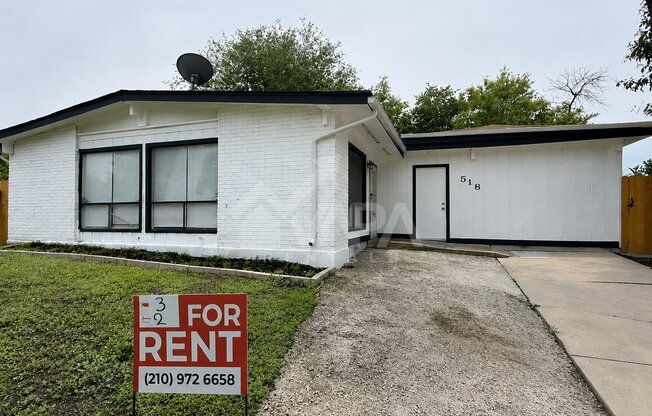 518 JAMAICA DR