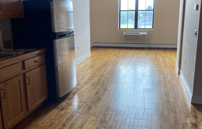 2 beds, 2 baths, 1,240 sqft, $1,700, Unit 50