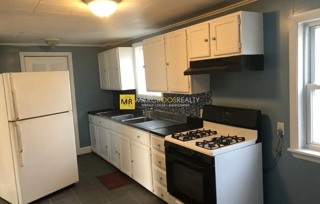 85 R GLN ST