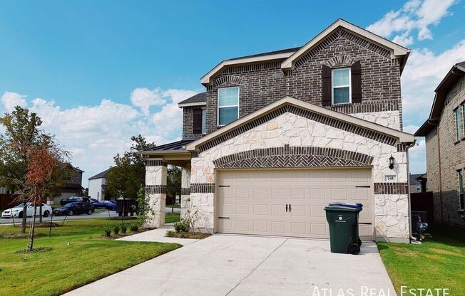 741 CREEKWATER LN