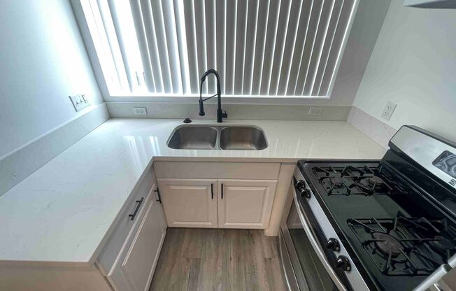1 bed, 1 bath, 420 sqft, $1,995, Unit 10