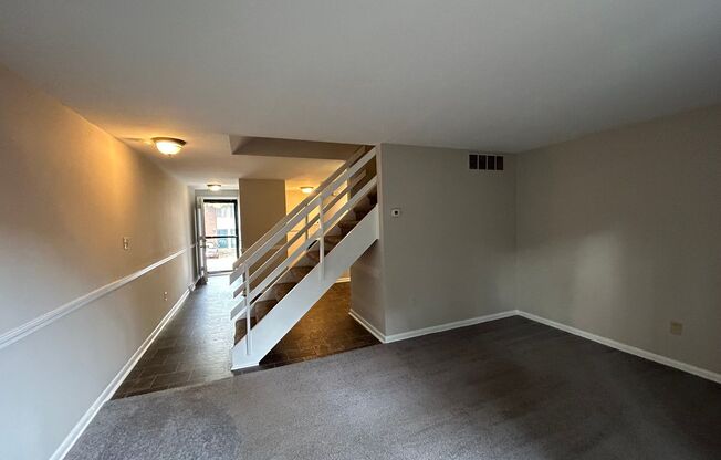 2 beds, 1 bath, 1,147 sqft, $950, Unit 411 - C BT