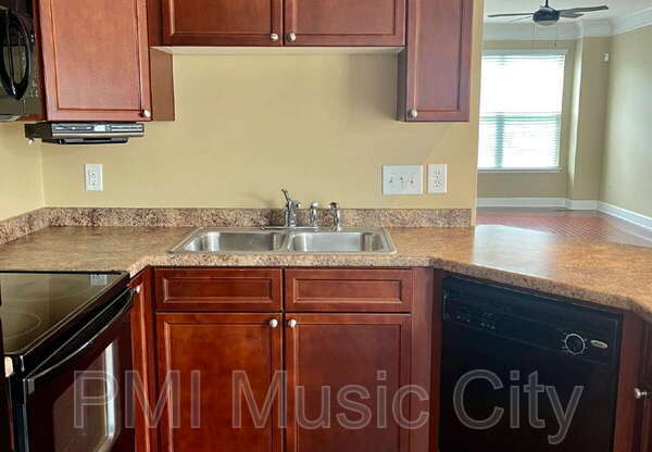2705 DRACUT LN