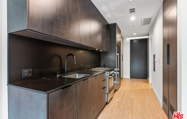Studio, 1 bath, 525 sqft, $2,895, Unit 324