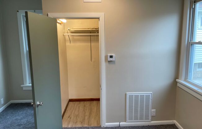 Studio, 1 bath, $850, Unit C - Lower Rear
