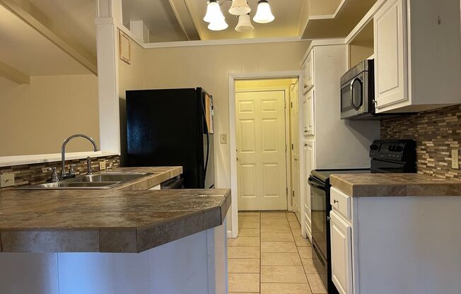 3 beds, 2 baths, $1,800