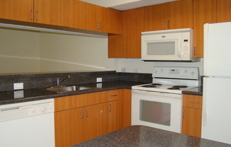 2 beds, 2 baths, $2,235, Unit 10136-B3 - Bostonian