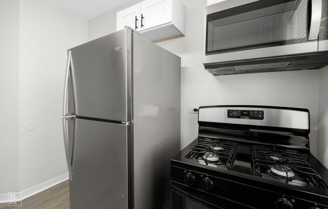 7706 South Coles