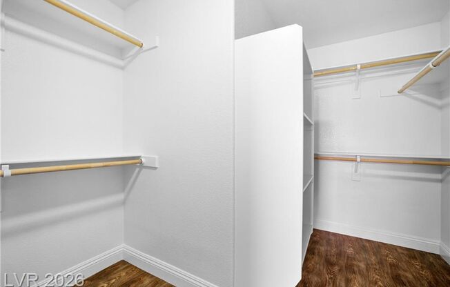 2 beds, 2 baths, $1,595, Unit # 423