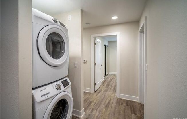 SPACIOUS and nicely updated 3bd/2ba near USC Keck School of Medicine and Medical Center