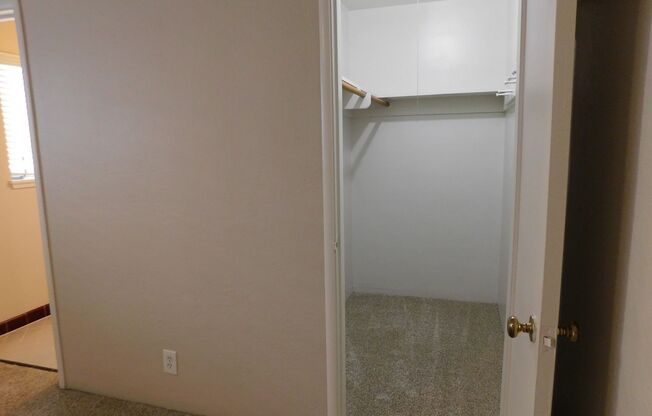 1 bed, 1 bath, $1,500, Unit 15