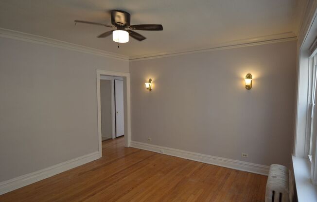 2 beds, 1 bath, 950 sqft, $1,700, Unit 4407-1A