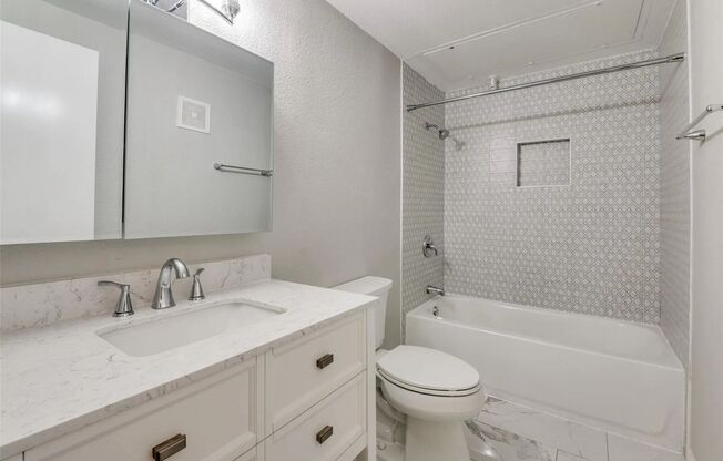 1 bed, 1 bath, $1,700, Unit # #K 1012