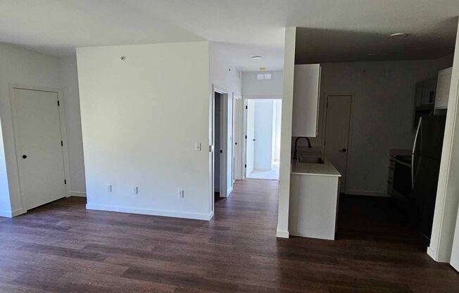 2 beds, 1 bath, 90 sqft, $1,650, Unit 303