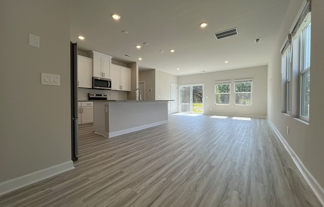 1716 BRAEMAR VLG DR