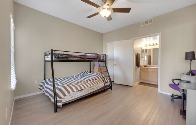 2 beds, 2 baths, $1,700, Unit # 1711