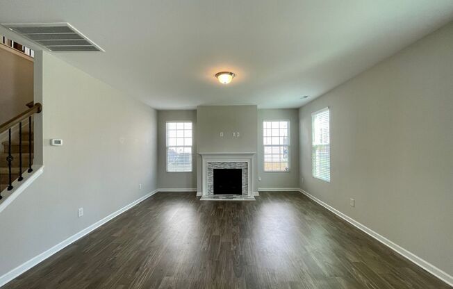 Gorgeous 4 Bed 2.5 Bath Home in GSO