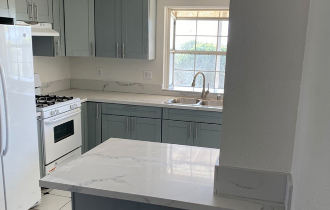 4 beds, 2.5 baths, $4,950