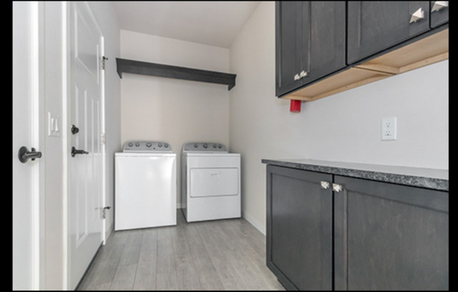 Beautiful 3 bed condo AVAILABLE NOW