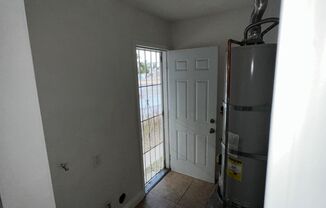 2 beds, 1 bath, 960 sqft, $2,295, Unit Compton Duplex 2128