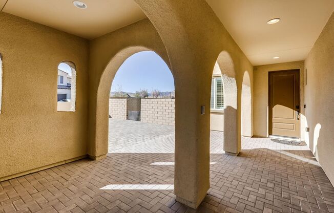 EXTRAVAGANT  5 Bedroom, LUXURY Home In SUMMERLIN, On .25 ACRE LOT!