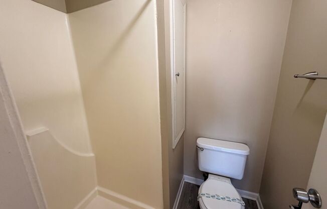 3 beds, 3 baths, 1,450 sqft, $1,620, Unit 1501-13